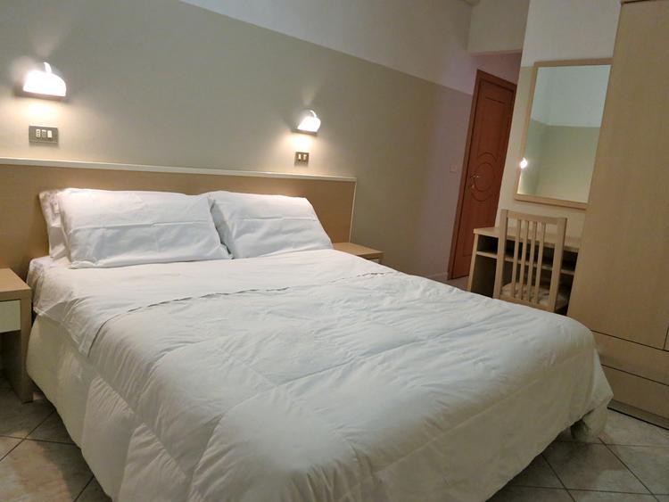 Hotel Romina Rimini Bagian luar foto