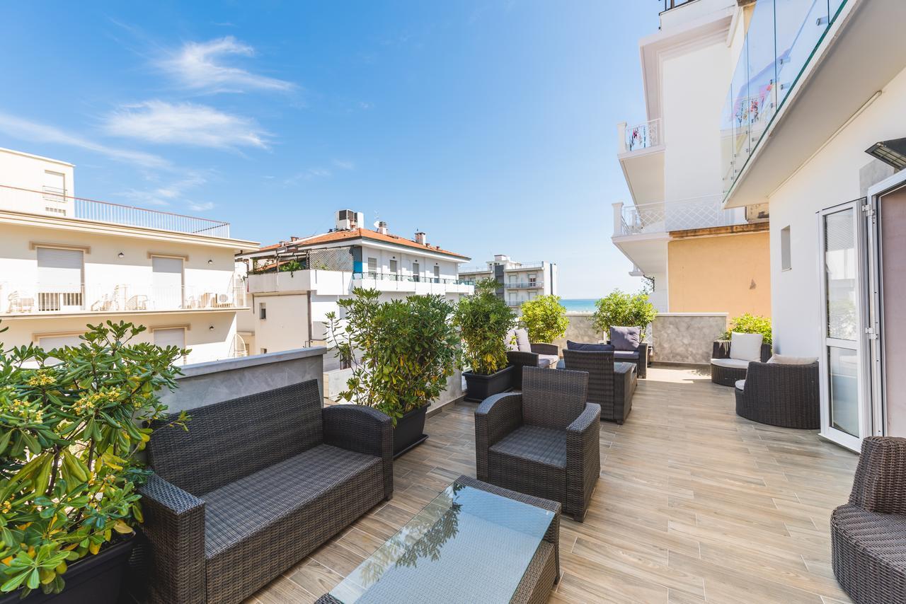 Hotel Romina Rimini Bagian luar foto