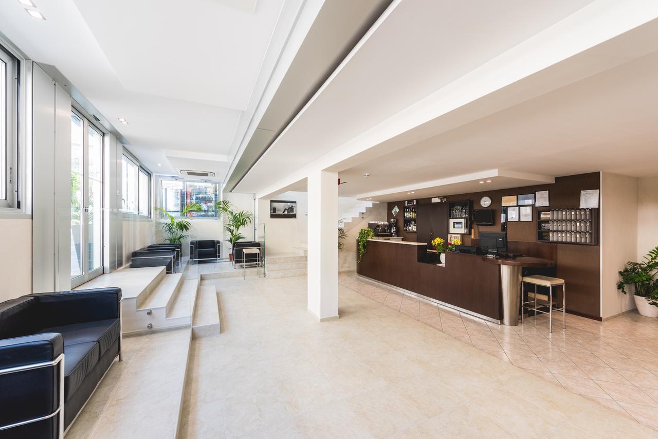 Hotel Romina Rimini Bagian luar foto