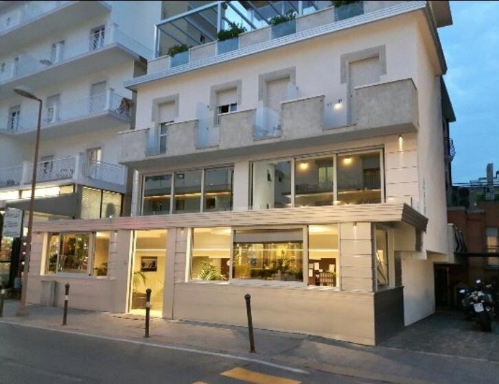 Hotel Romina Rimini Bagian luar foto